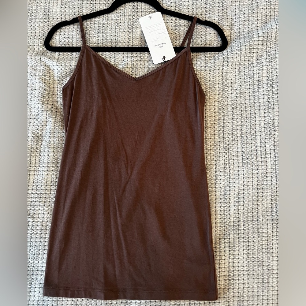 Cabi women’s V-neck Cami size small. Brown.
